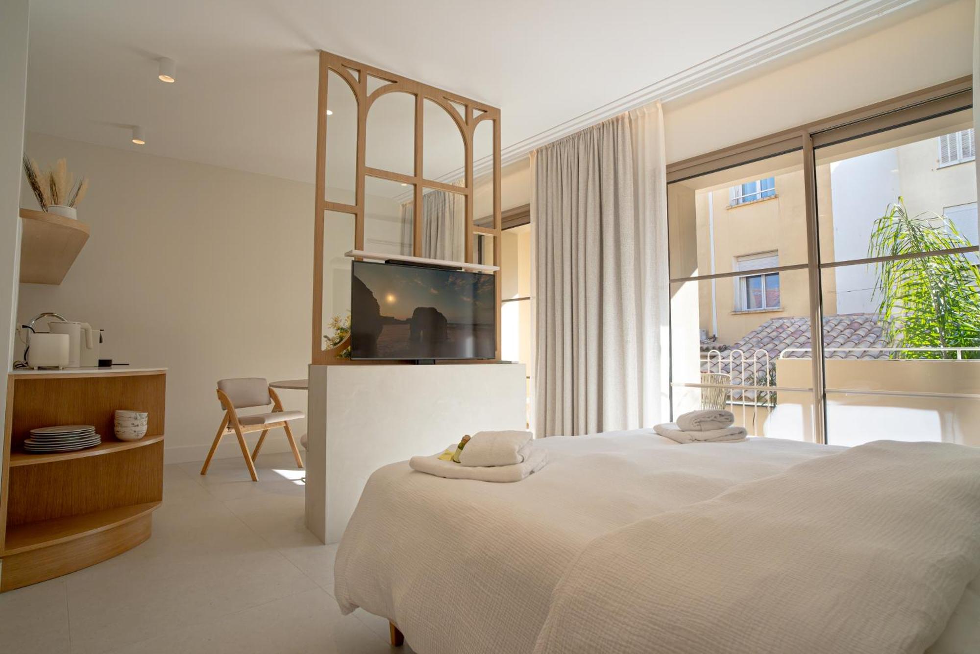 Studios Raffines Avec Terrasses - Plages, Ville Et Gare A Pied - Maison Raphael Saint-Raphaël Eksteriør billede
