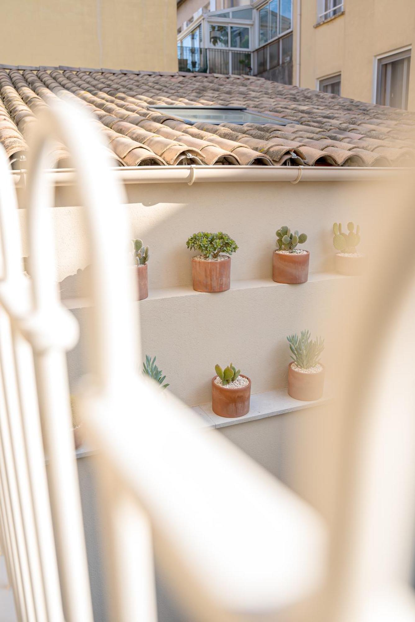 Studios Raffines Avec Terrasses - Plages, Ville Et Gare A Pied - Maison Raphael Saint-Raphaël Eksteriør billede